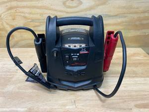 lot 112 image: SCHUMACHER ELECTRIC Battery Extender 12-Volt, 750 Amp Battery Jump Starter