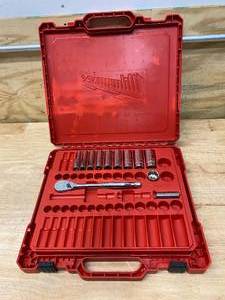 lot 121 image: MILWAUKEE 38 Drive Socket Set