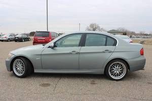 lot 9 image: 2006 BMW 330I