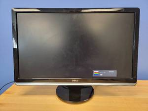 24 Dell LED-Lit Monitor -ST242-1LB