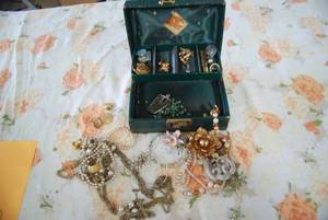 Vintage Jewelry Box of Costume Jewe...