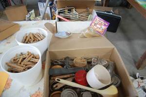 Vintage Kitchen Goodies, Clothespin...