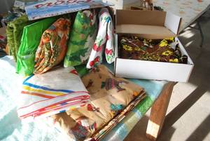 Material tablecloths and decorative...
