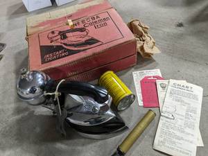 Coleman Self Heating Iron No 609A W...