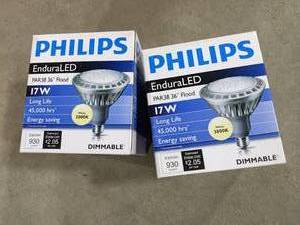(2) Philips Endura LED (Par 38) 36° Flood 17W Dimmable Bulb