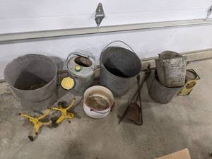 Vintage Outdoor and Garden Tools S...
