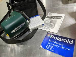 Polaroid 600 Camera with Instructio...