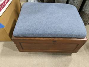 Footstool 20.5 X 15.5 X 13...