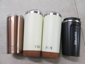 lot of 4 insulated cups look new ...