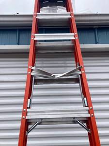 Fiberglass 10 Foot Ladder