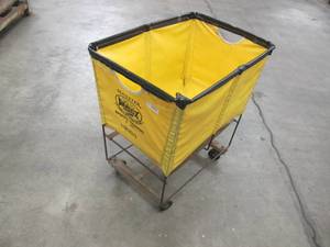 lot 557 image: Dandux Yellow Glosstex Elevated Basket Bulk Truck 400130CG04 4 Bushel Capacity