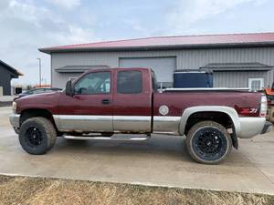 2000 GMC Sierra 4x4 Pickup Truck