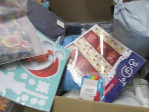 lot 14 image: Box of Small Overstocks & Returns...