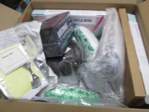 lot 16 image: Box of Small Overstocks & Returns...