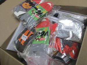 lot 33 image: Box of Small Overstocks & Returns...