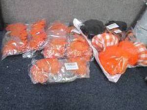 lot 42 image: 7 Lit Leaf Garland Strands, Cloth P...