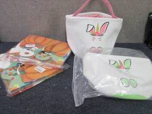 lot 177 image: 2 Sets of 24 Thanksgiving CookieCu...