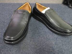 lot 212 image: Maximus Comfort Mens Black Slip-On...