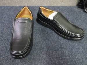 lot 216 image: Maximus Comfort Mens Black Slip-On...