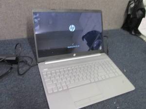lot 241 image: HP 15.6 HD Intel Core i3 8GB Memor...
