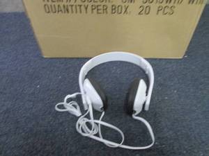 lot 312 image: Box of 20 White Adjustable Headphon...