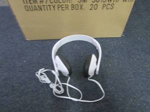lot 317 image: Box of 20 White Adjustable Headphon...