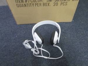 lot 318 image: Box of 20 White Adjustable Headphon...