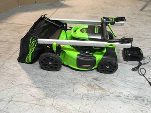 PRO 21 in. 60V Battery Cordless Push Lawn Mower with  Charger Missing Battery by Greenworks Customer Returns See Pictures