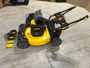 21.5 in. 20-Volt MAX Lithium-Ion Cordless Battery Walk Behind Push Mower by DEWALT Customer Returns See Pictures