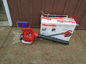 Homelite 2 cycle leaf blowervac with accesories. As shown.