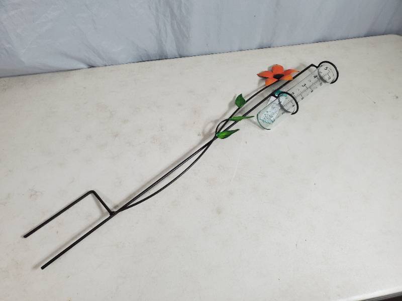lot 198 image: New Decorative Rain Gauge