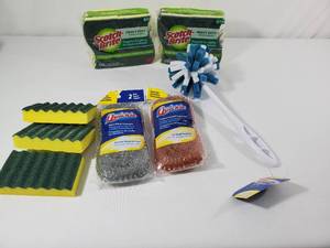 lot 38 image: New Assortment of Scrubbers, Sponges, and More