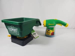 lot 41 image: New Hand Spreader and Miracle Gro Garden Feeder