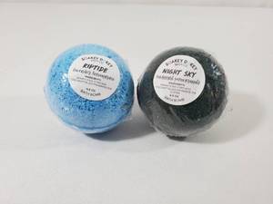 lot 49 image: 2 New Soakey Dokey Bath Bombs