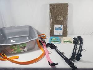 lot 80 image: New Pet Supplies