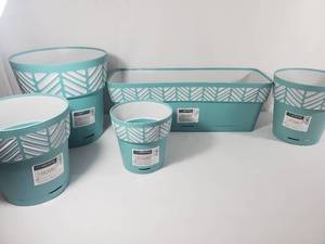 lot 81 image: 5 New Deroma Planters with Water Reserve