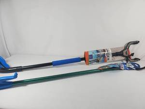 lot 96 image: 2 New Unger Professional Reacher Tools