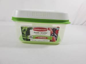 lot 174 image: New Rubbermaid Fresh Works Large Square Produce Keeper