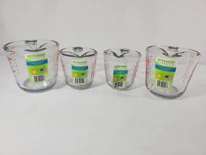 lot 193 image: 4 New Glass Kitchen Classics Measuring Cups