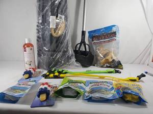 lot 195 image: New Pets Supplies
