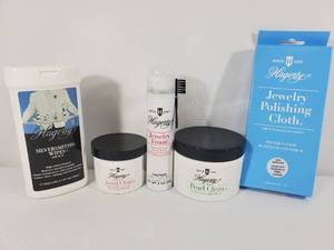 lot 228 image: New Hagerty Jewelry Cleaning Items
