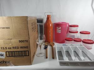 lot 238 image: Kitchen Items