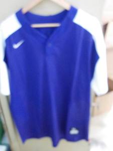 lot 4 image: 7 Nike Dri Fit Purple with White Sh...