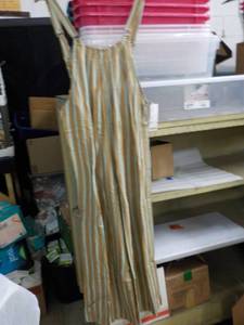 lot 7 image: Box of 25 or Urban Outfitters size ...
