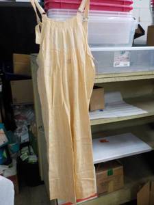 lot 8 image: Box of 25 or Urban Outfitters size ...