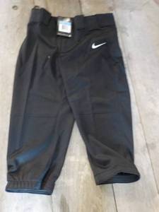lot 17 image: 7 Black Nike Dri Fit Girls Softball...