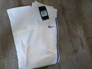 lot 23 image: 8 White with Royal Blue Stripes Nik...