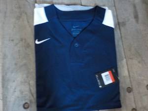lot 24 image: 8 Nike Navy Blue with White Short S...