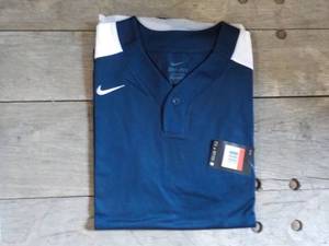 lot 25 image: 8 Nike Navy Blue with White Short S...