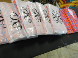lot 39 image: 7 Joyful Pajama Set Graphic Plaid s...